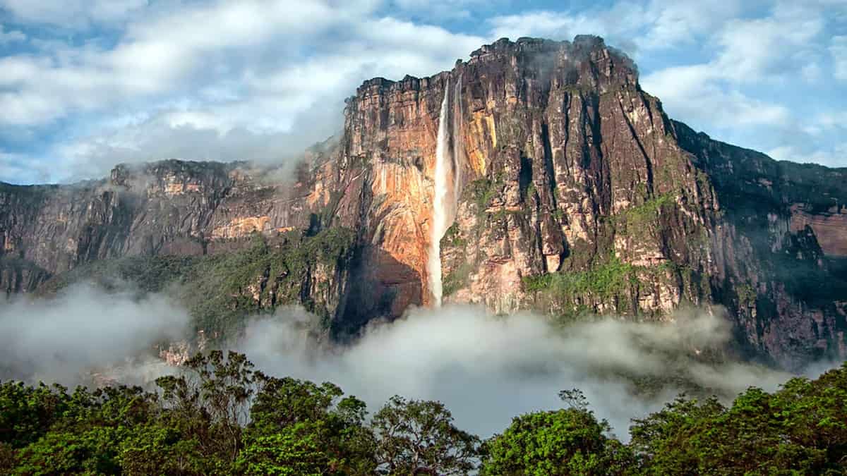 Los mejores destinos para practicar español viajando por el mundo hispanohablante